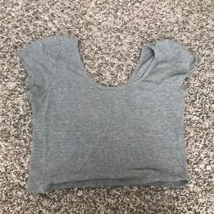 Grey short sleeve crop top